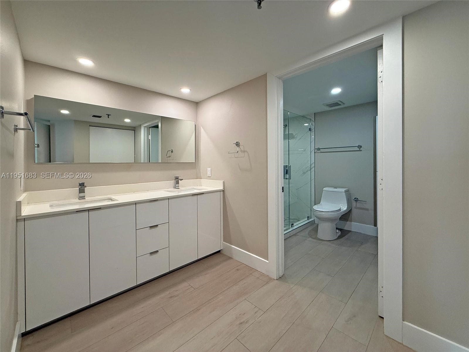 520 Brickell Key Dr A1010 photo 20