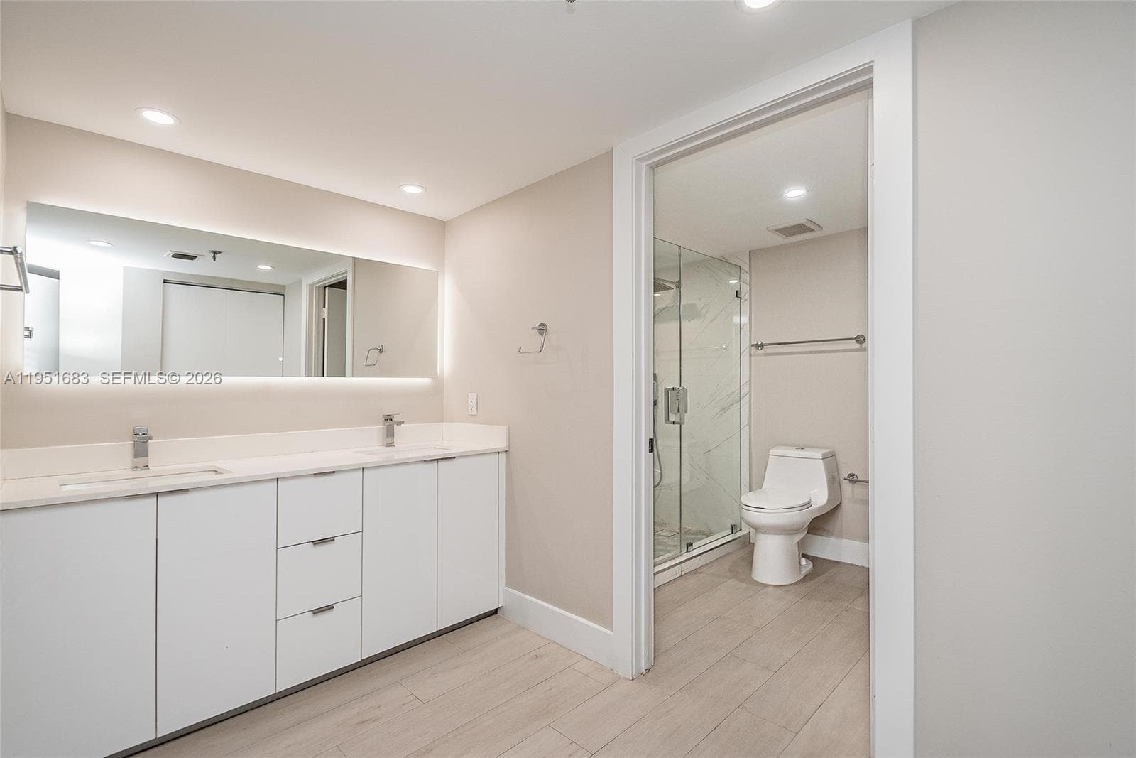 520 Brickell Key Dr A1010 photo 15