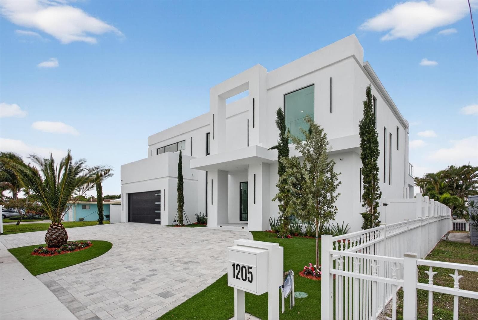 1205 Avocado Isle photo 2