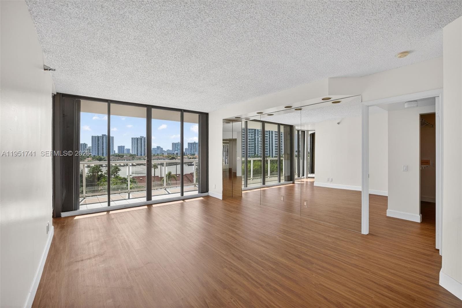 3640 Yacht Club Dr 708 photo 6
