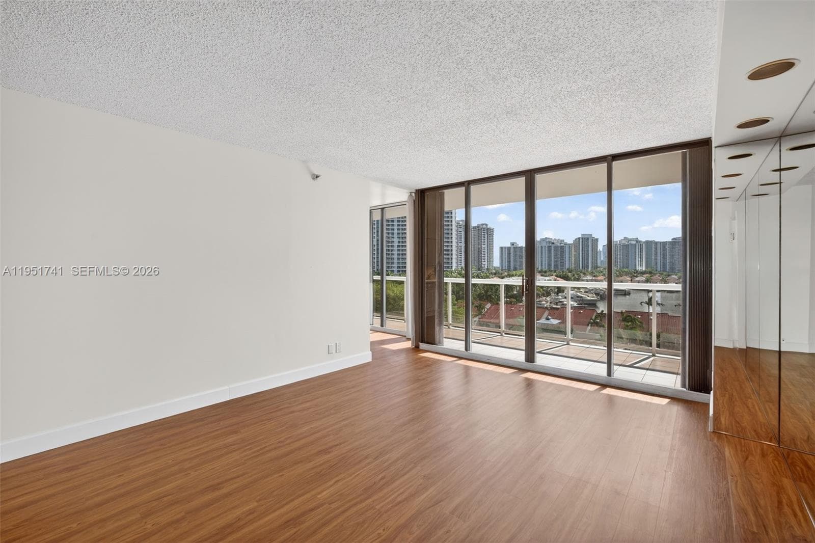 3640 Yacht Club Dr 708 photo 7