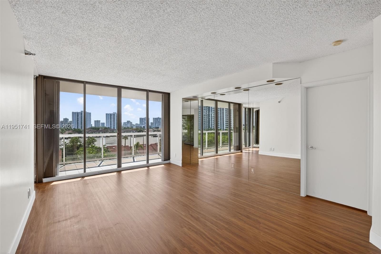 3640 Yacht Club Dr 708 photo 5
