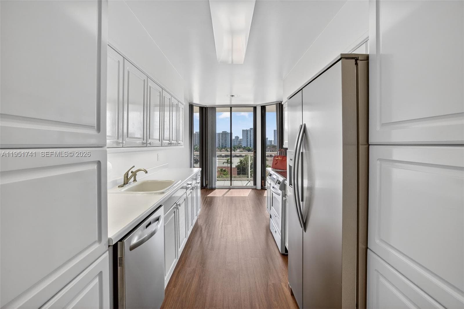 3640 Yacht Club Dr 708 photo 20