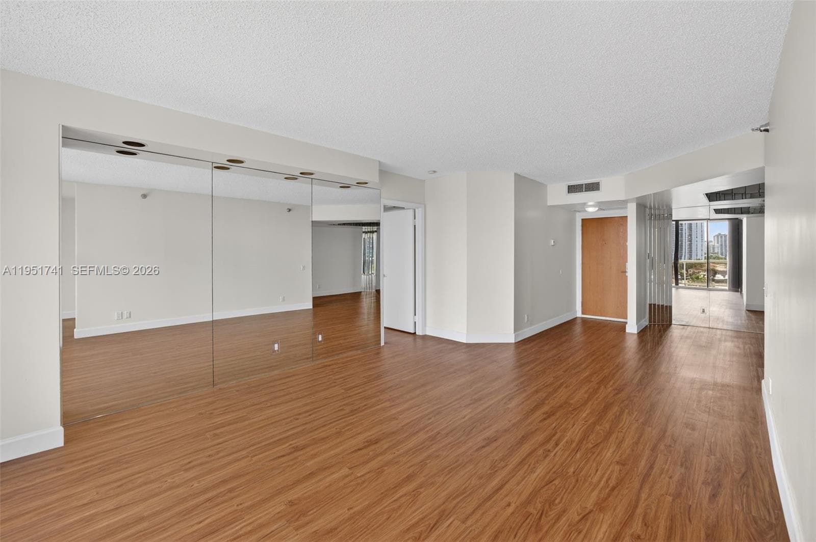 3640 Yacht Club Dr 708 photo 9