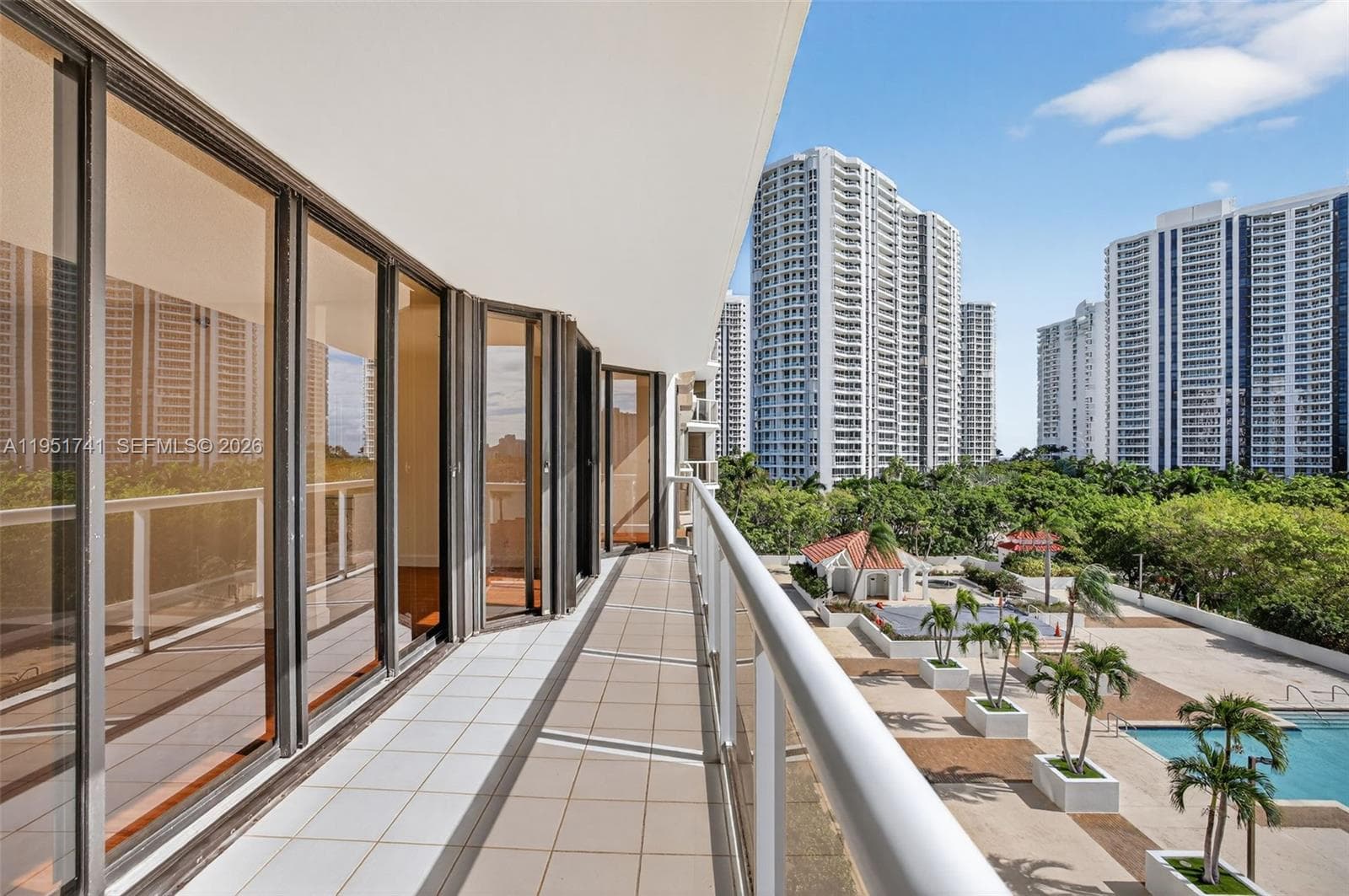 3640 Yacht Club Dr 708 photo 10