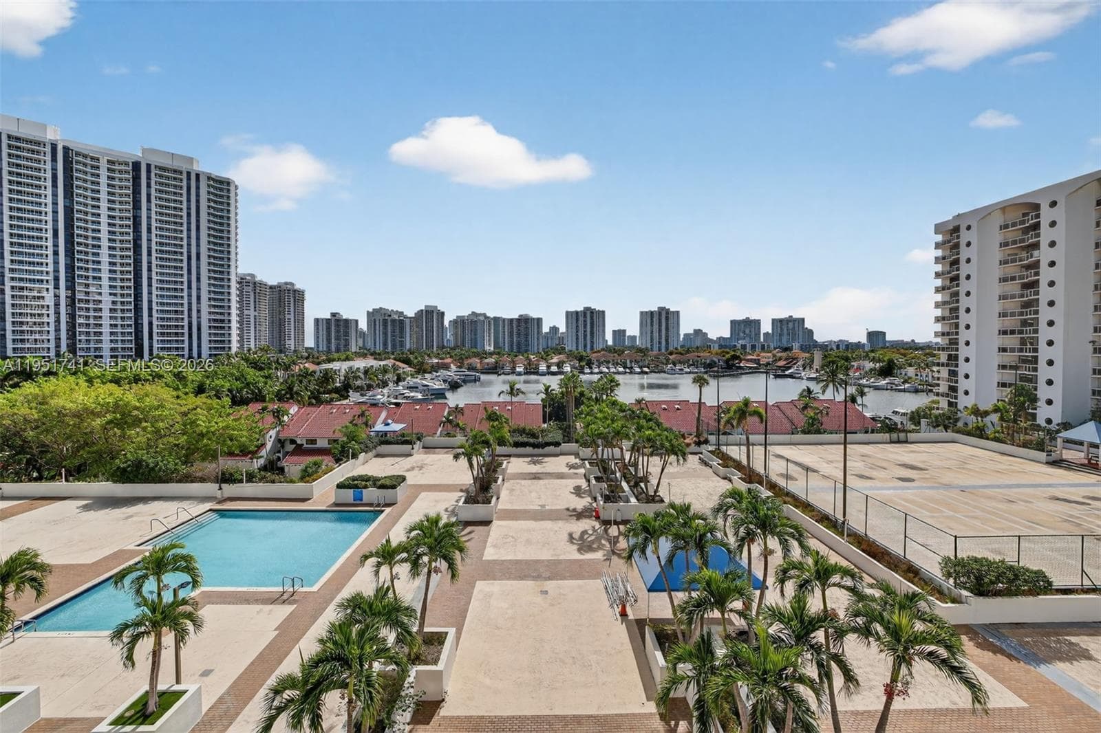 3640 Yacht Club Dr 708 photo 15