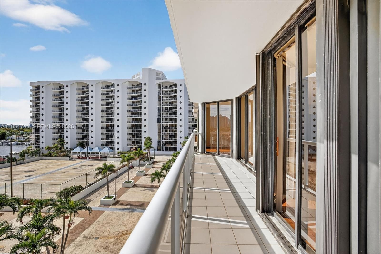 3640 Yacht Club Dr 708 photo 11