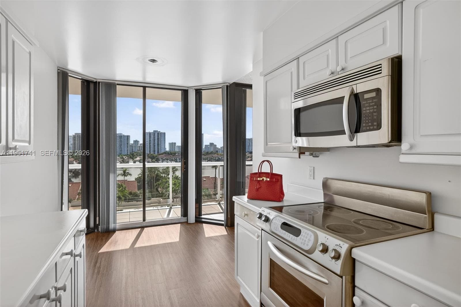 3640 Yacht Club Dr 708 photo 21