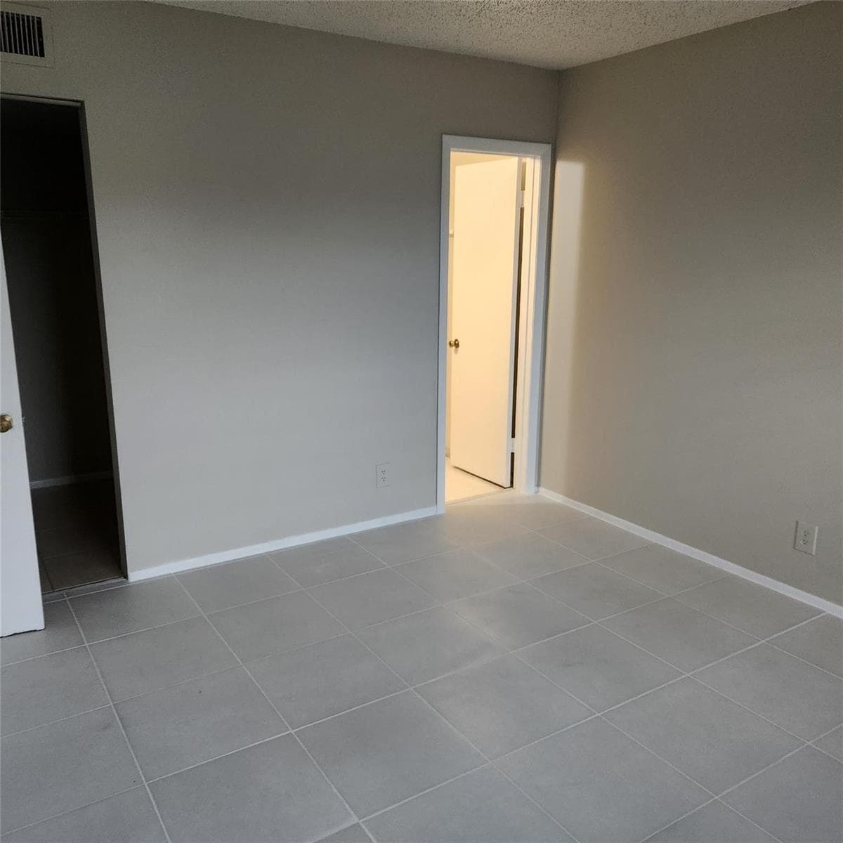 7901 Colony Circle 205 photo 8