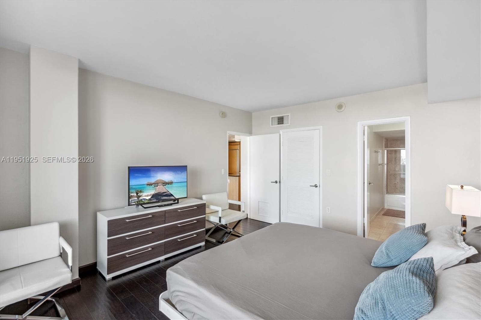 10275 Collins Ave 529 photo 16