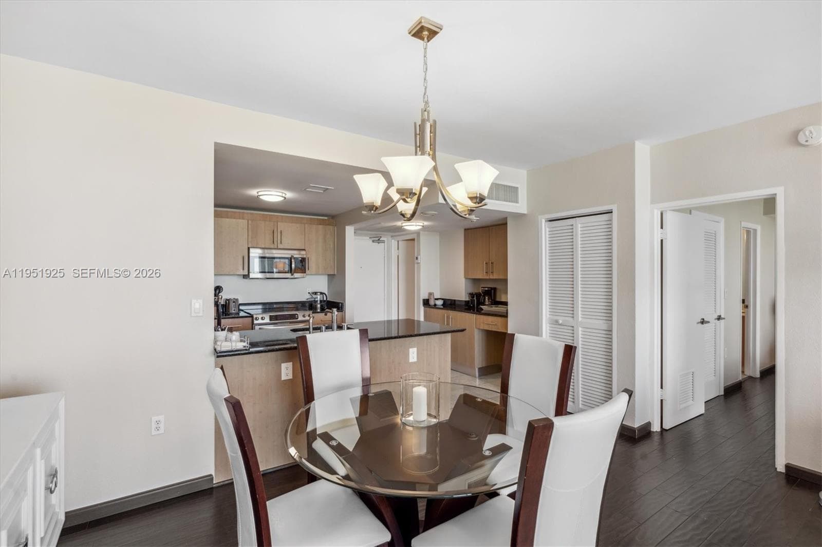 10275 Collins Ave 529 photo 4