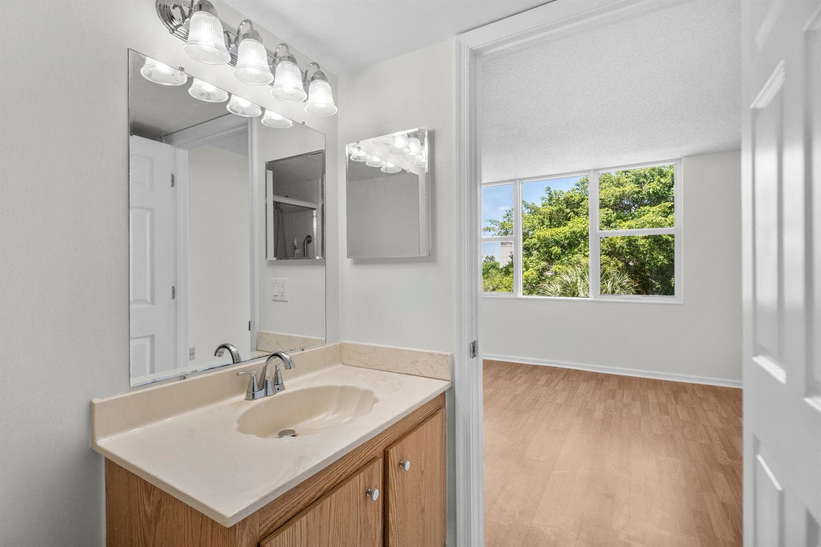 14527 Bonaire Boulevard 408 photo 12