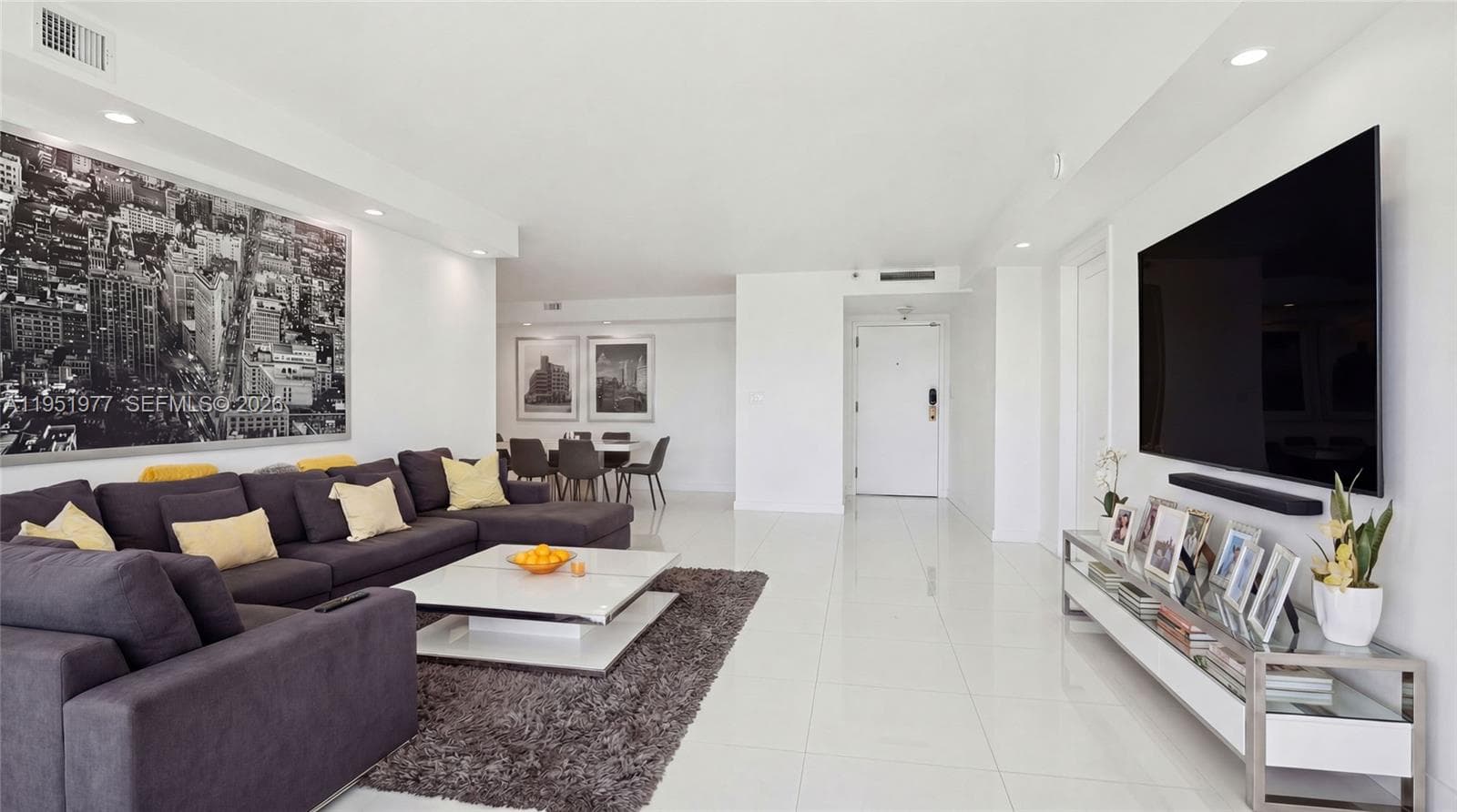 4000 Towerside Ter 1704 photo 6