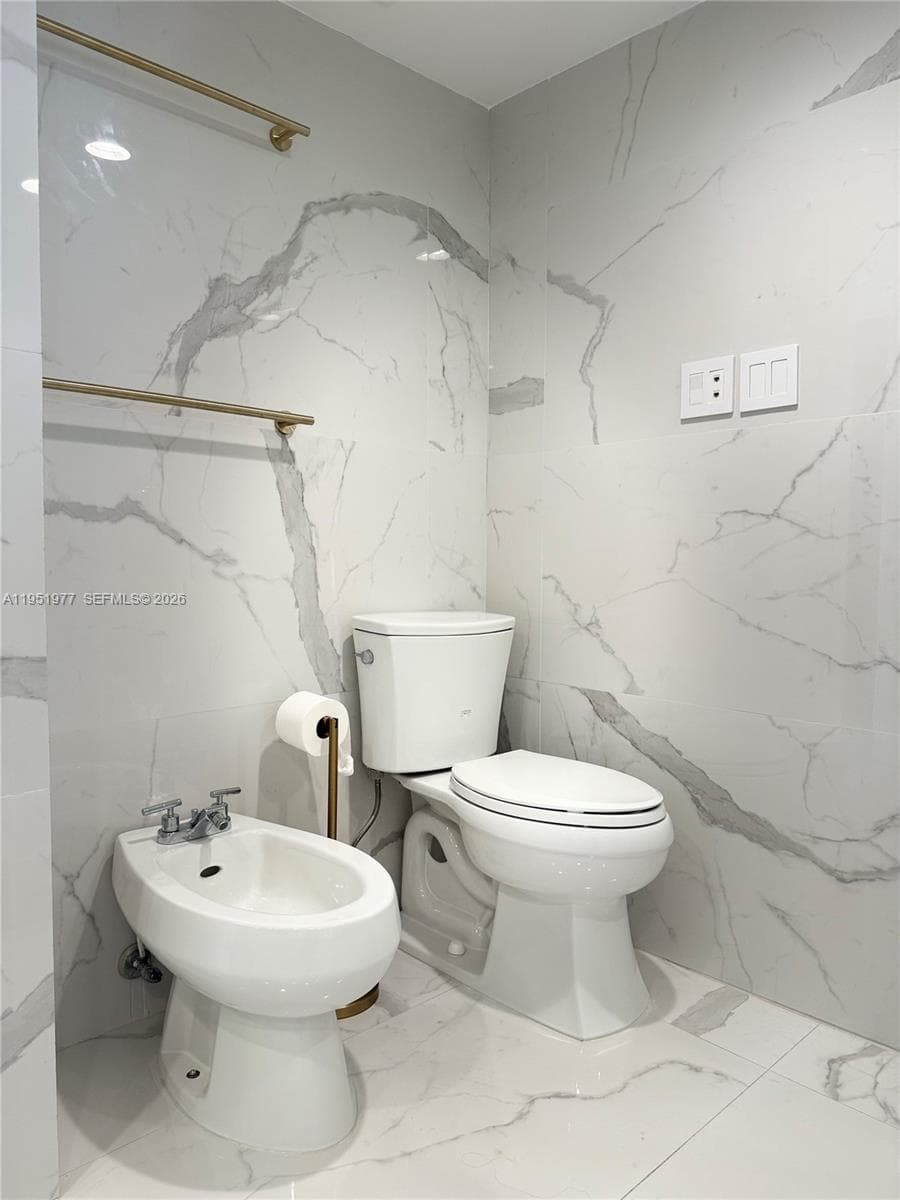 4000 Towerside Ter 1704 photo 13