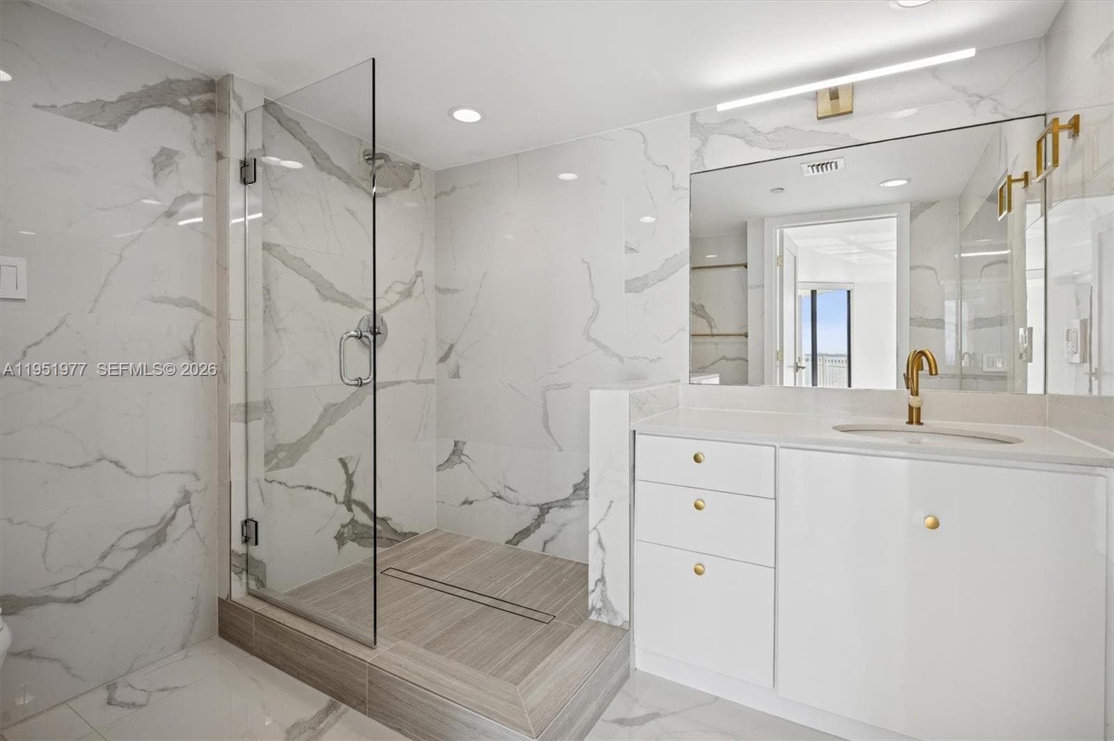 4000 Towerside Ter 1704 photo 11