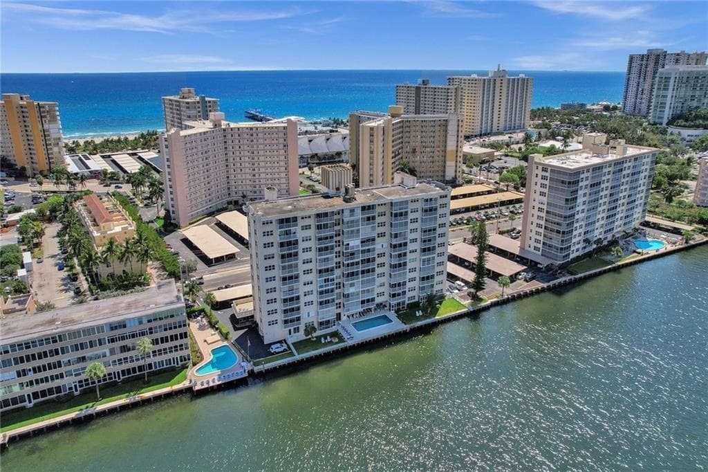 303 N Riverside Drive PH-4 photo 2