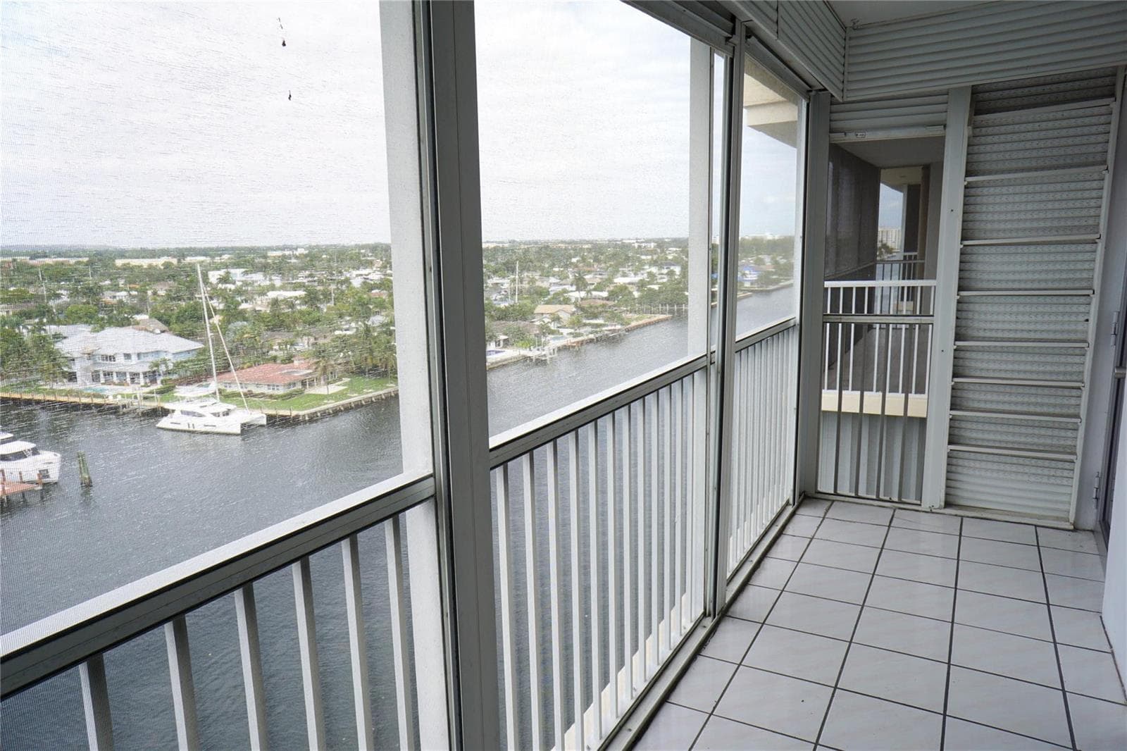 303 N Riverside Drive PH-4 photo 17