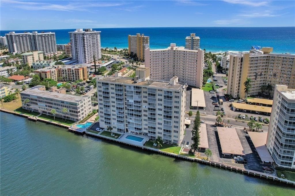 303 N Riverside Drive PH-4 photo 1