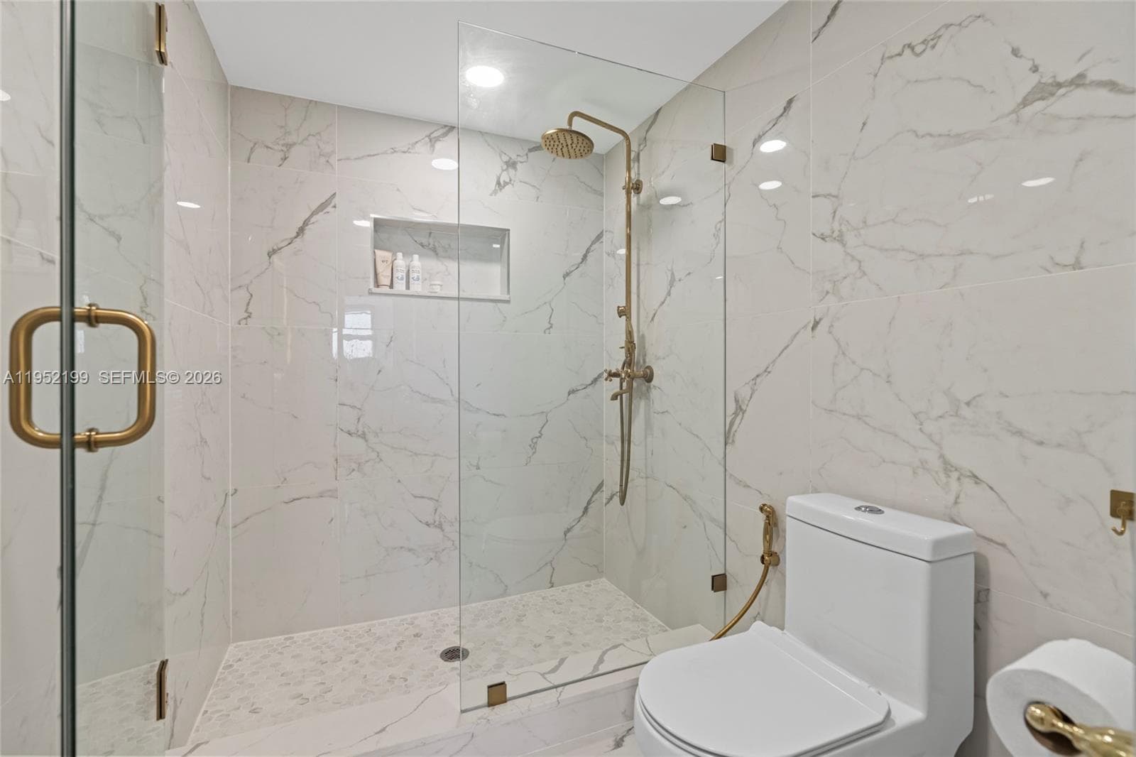 3500 Mystic Pointe Dr 2908 photo 12