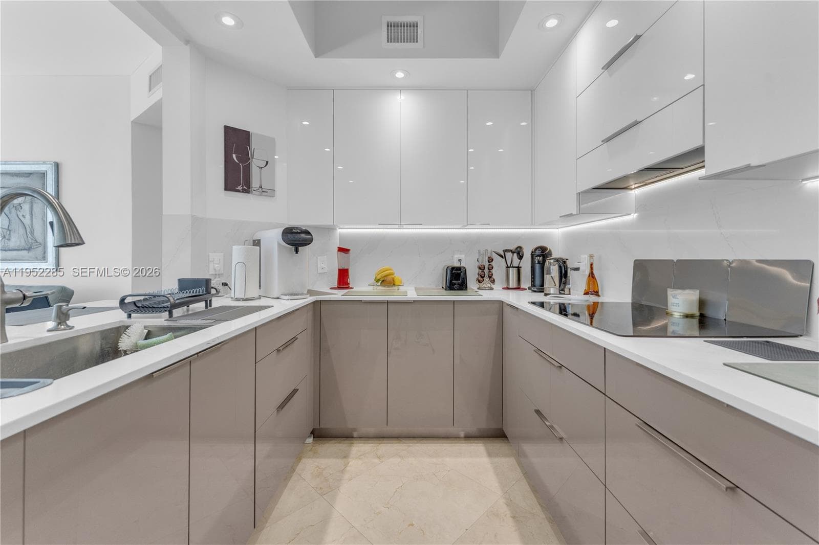 3101 Ocean Dr 606 photo 8