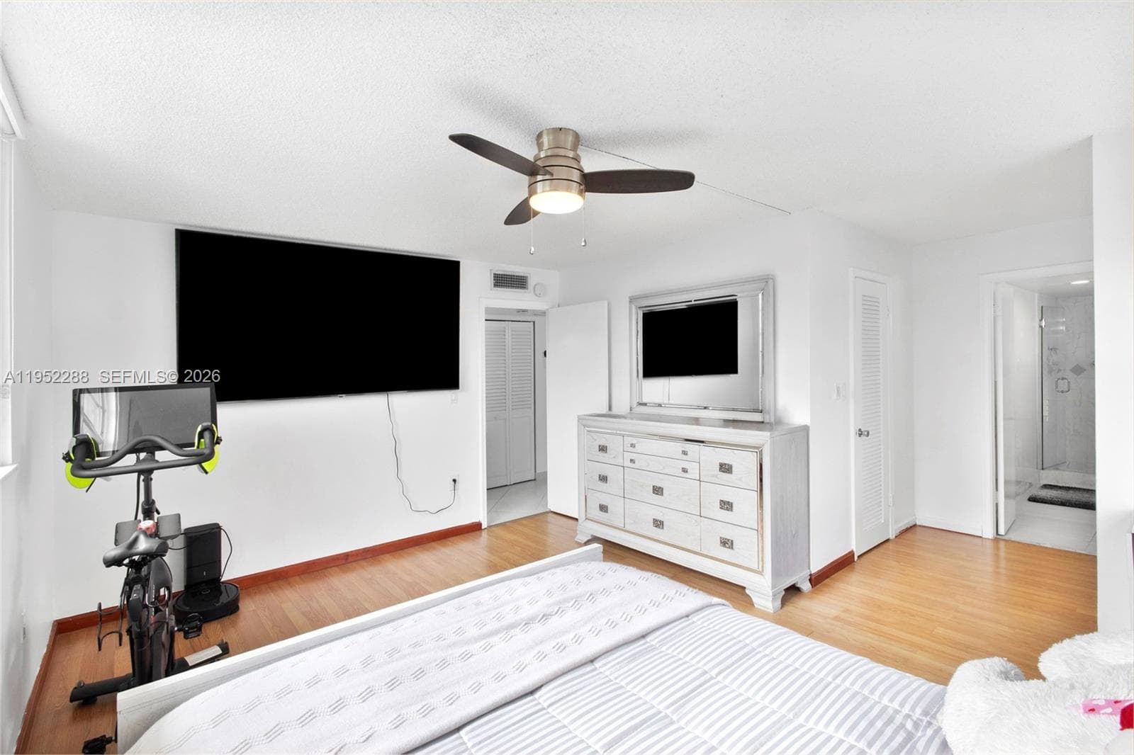 3600 NE 170th St 312 photo 16