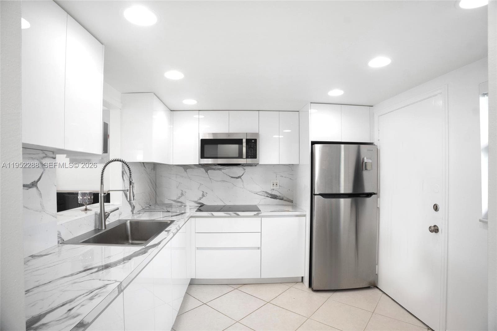 3600 NE 170th St 312 photo 15