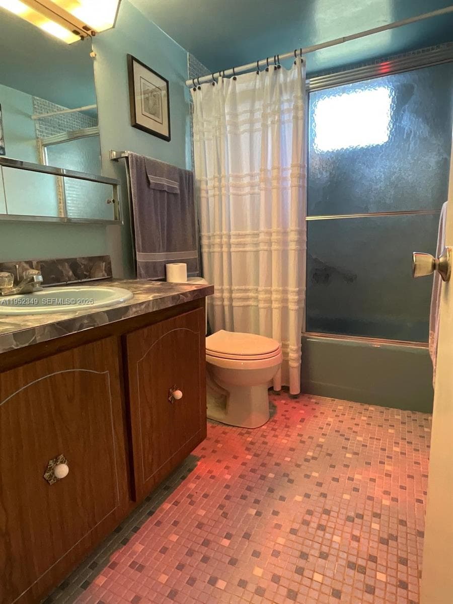 3600 170th St 107 photo 19