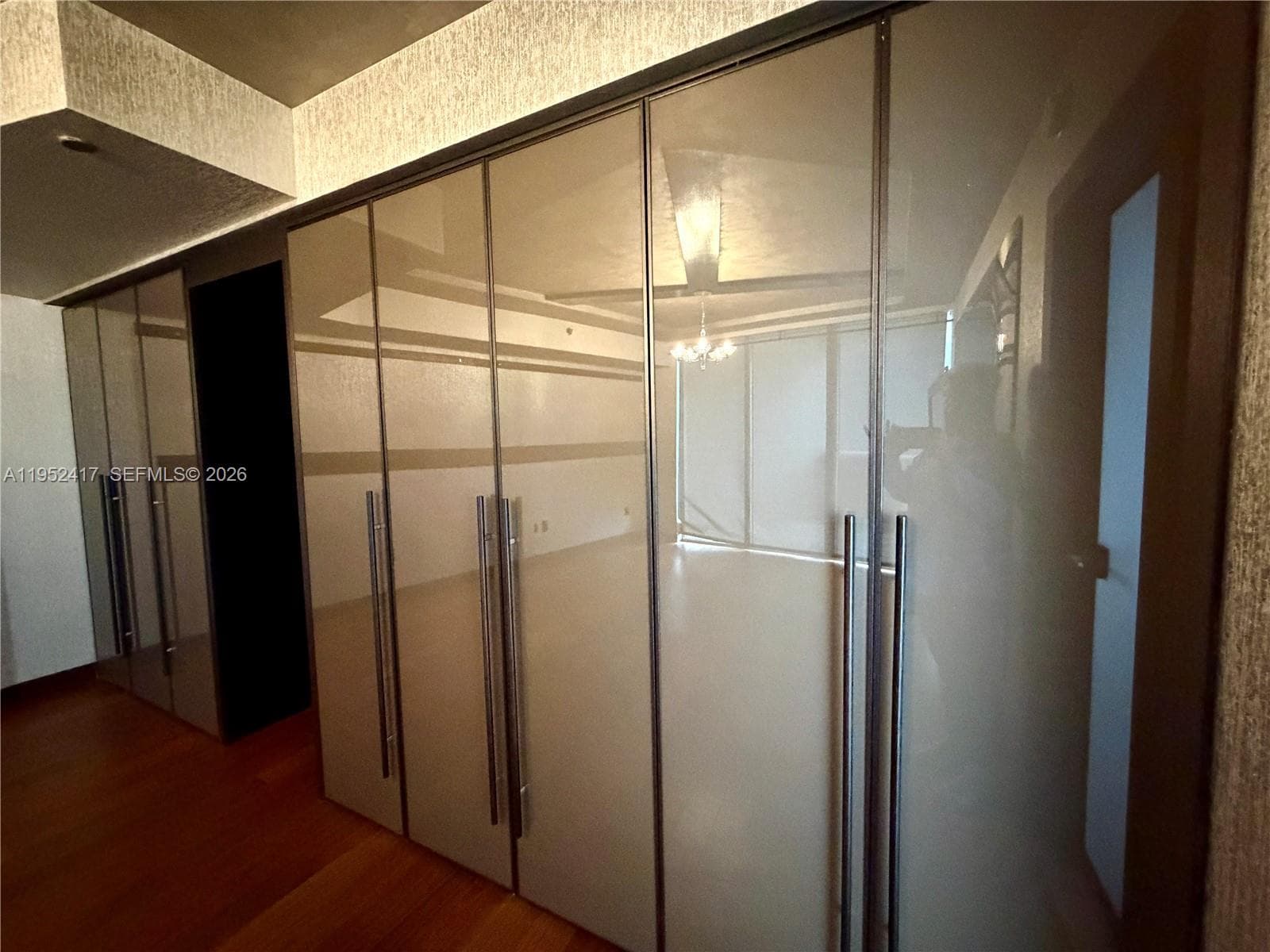 17201 Collins Ave+DEN 1403 photo 23