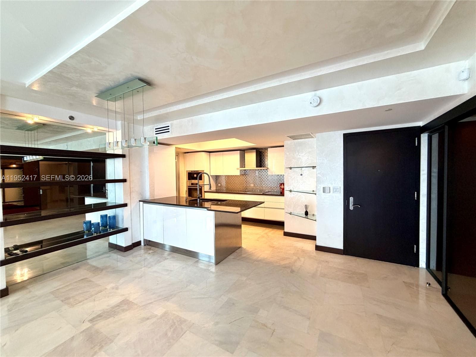 17201 Collins Ave+DEN 1403 photo 7