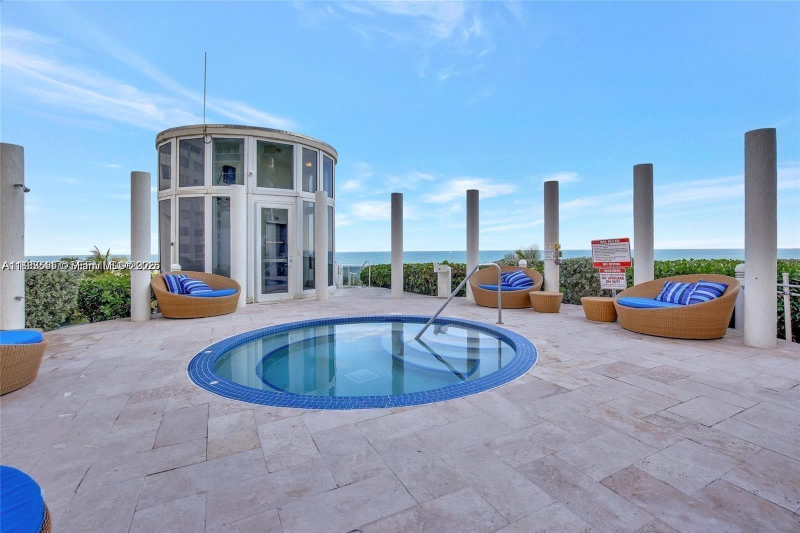 17201 Collins Ave+DEN 1403 photo 3