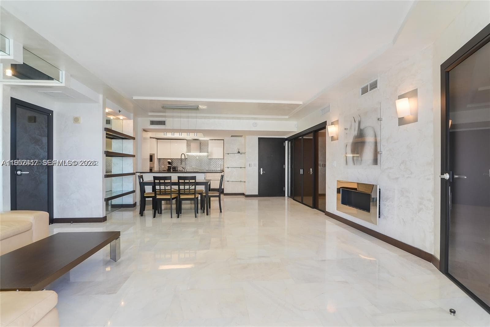 17201 Collins Ave+DEN 1403 photo 14