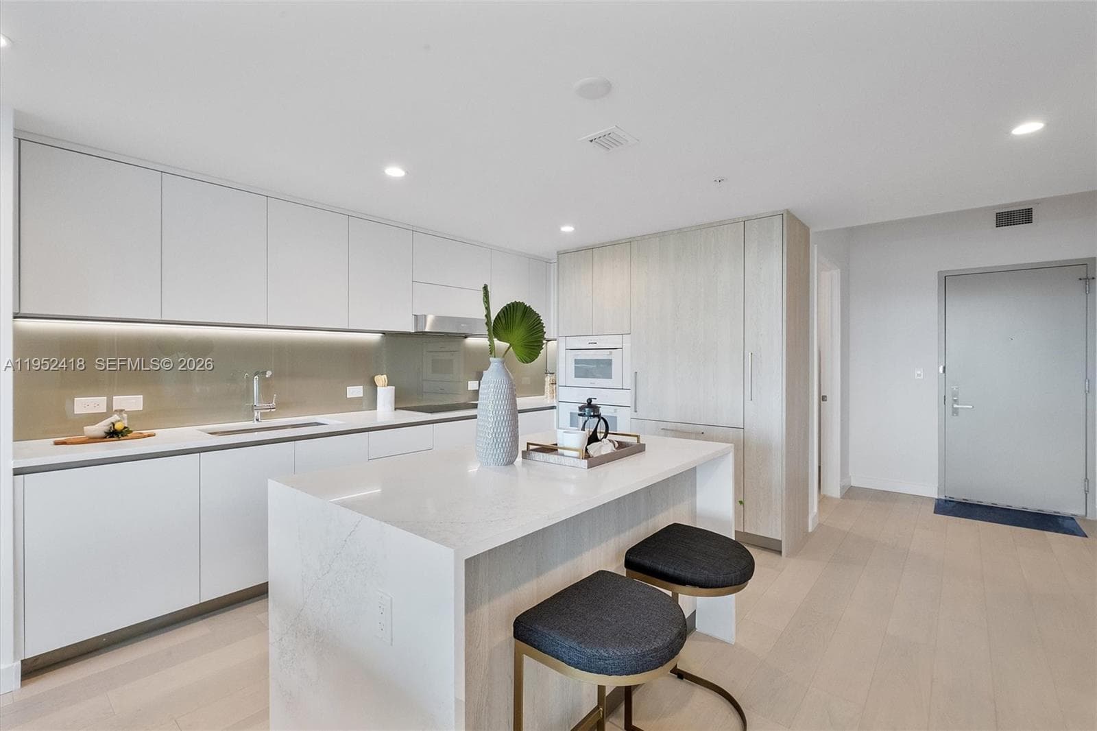 9221 E Bay Harbor 509 photo 15