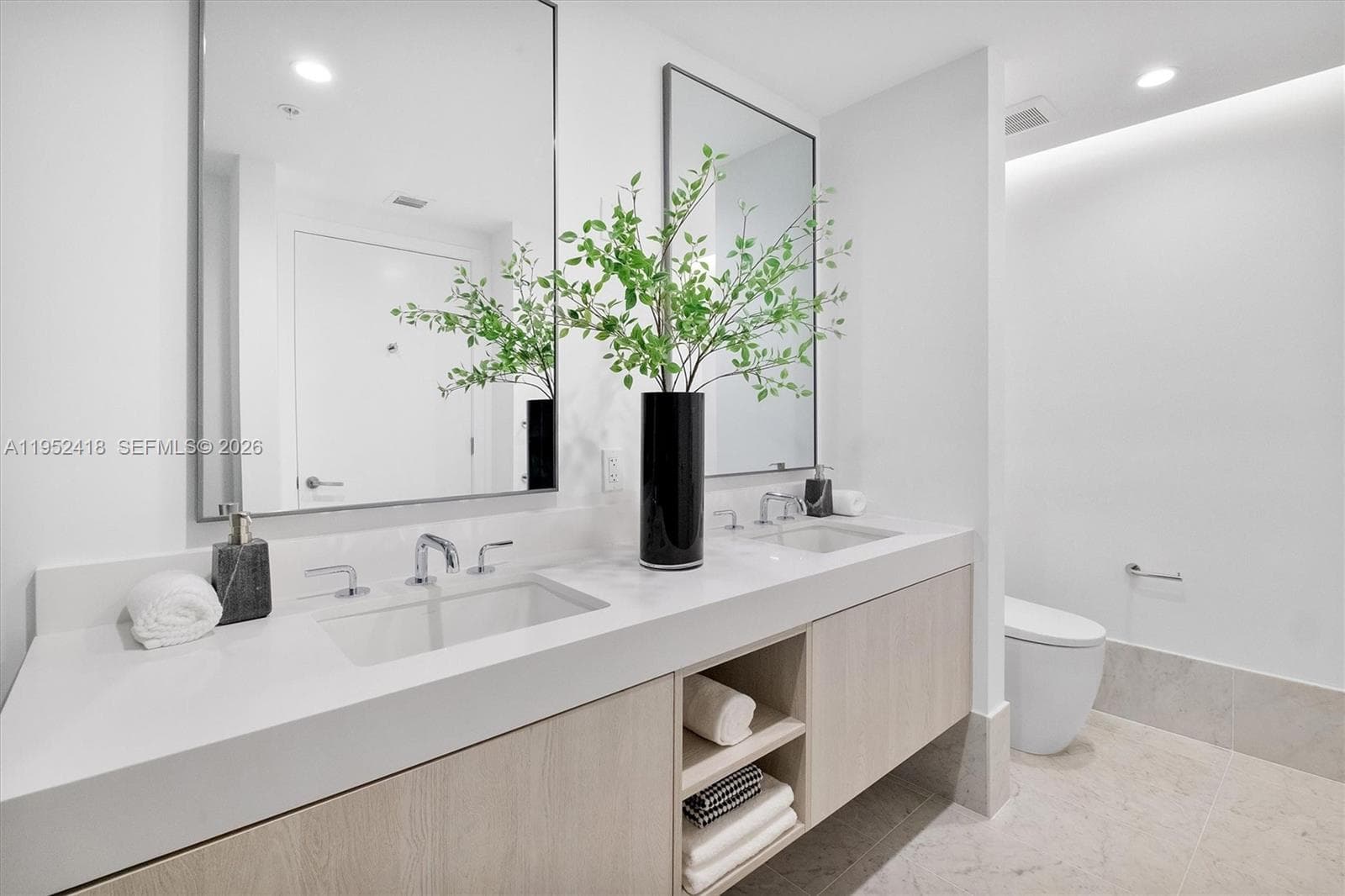 9221 E Bay Harbor 509 photo 19
