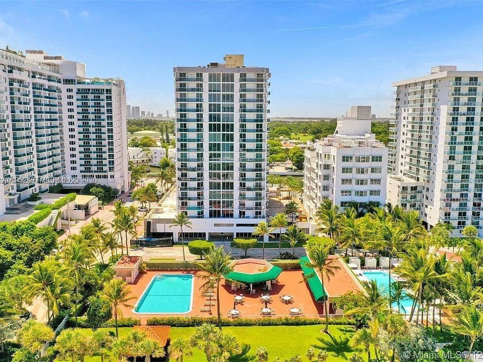 2401 Collins Ave 509 photo 23