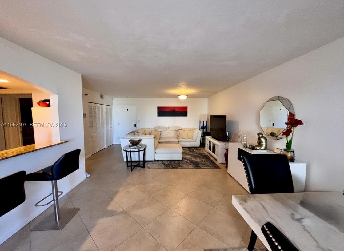 2401 Collins Ave 509 photo 4