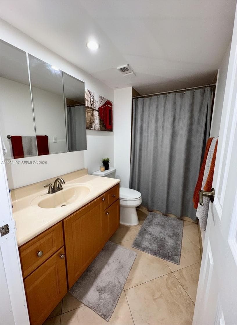 2401 Collins Ave 509 photo 8