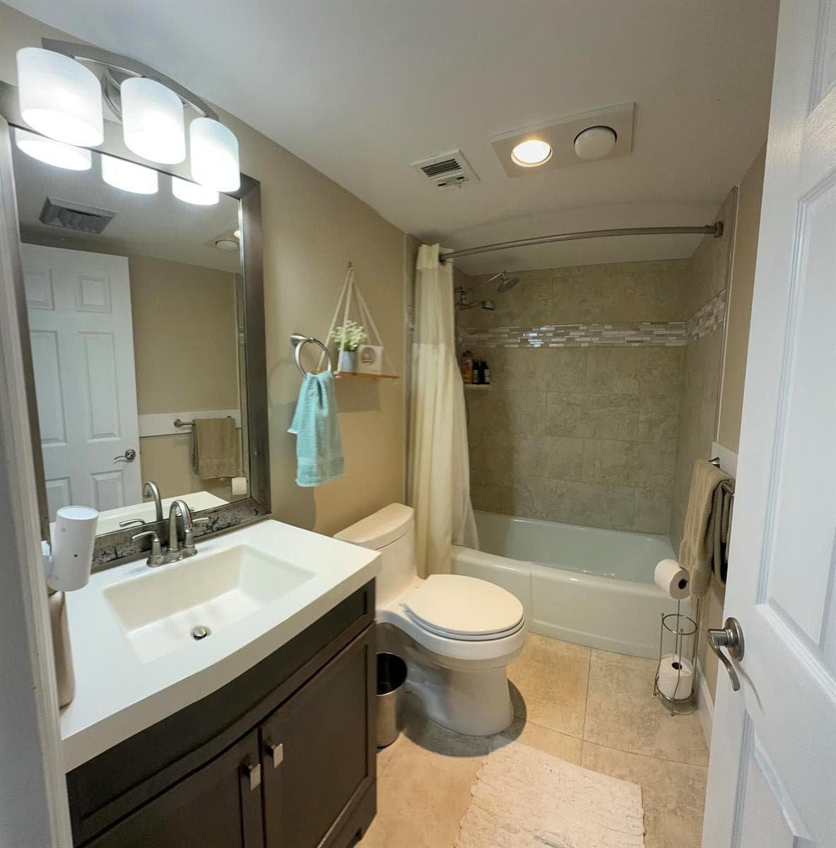 130 Lakeshore Drive Ph 22 photo 14