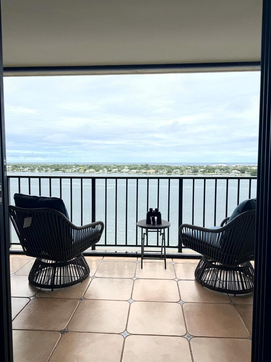 130 Lakeshore Drive Ph 22 photo 15