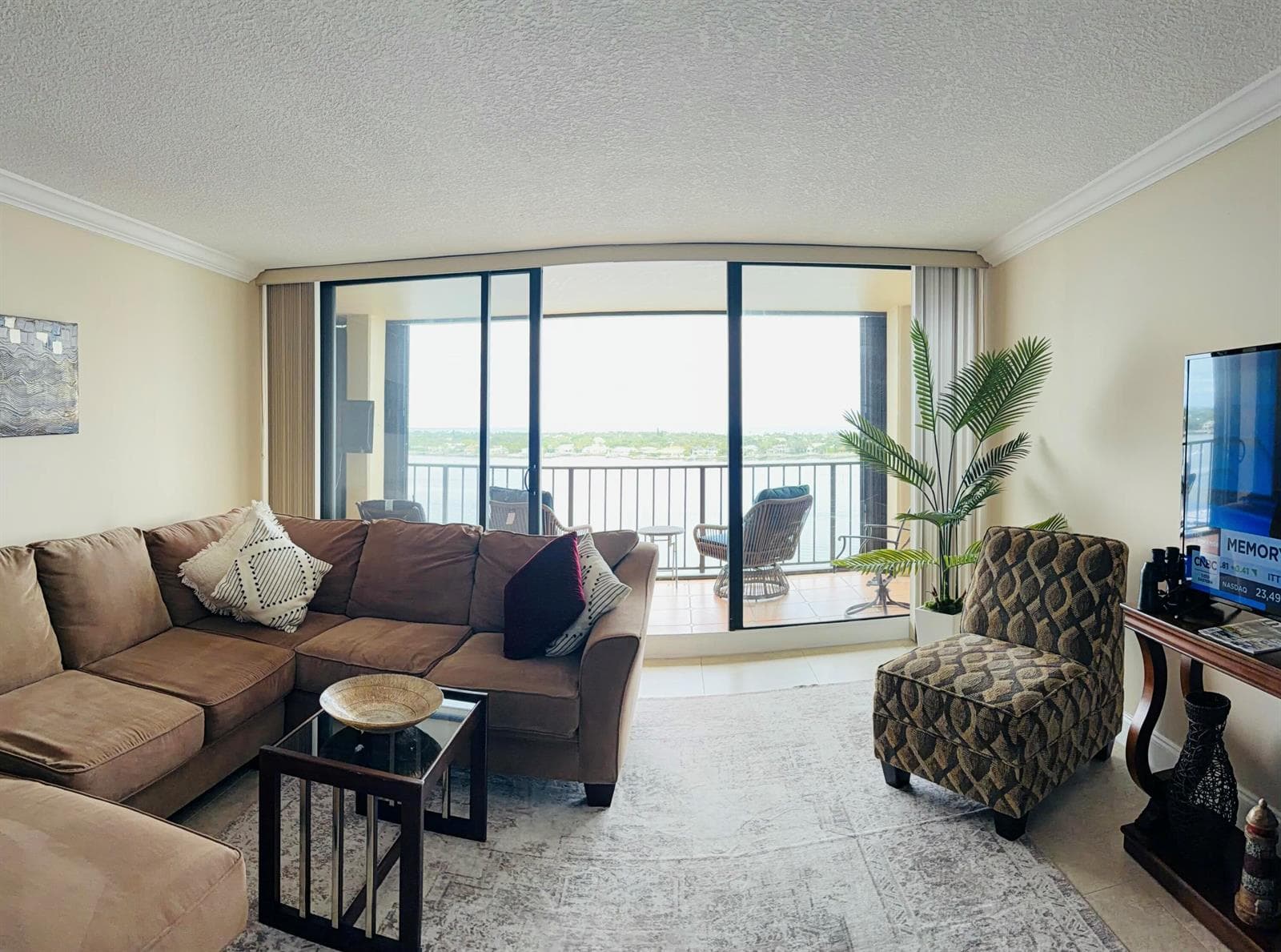 130 Lakeshore Drive Ph 22 photo 4