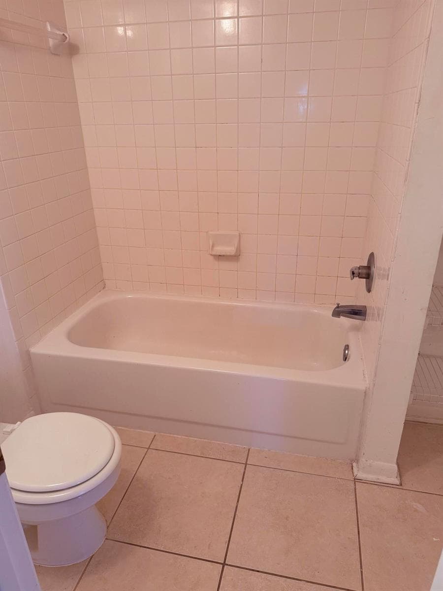 1040 Lake Shore Drive 204 photo 21