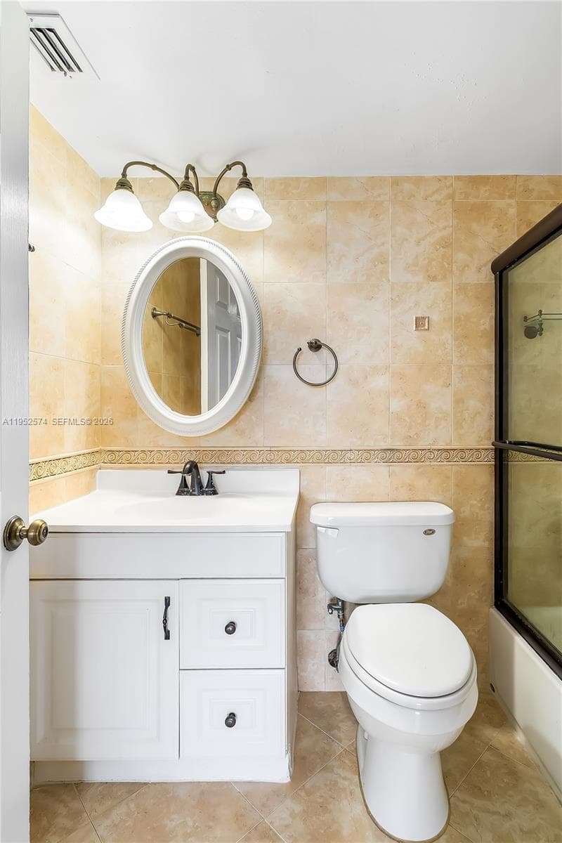 2025 164th St 907 photo 23