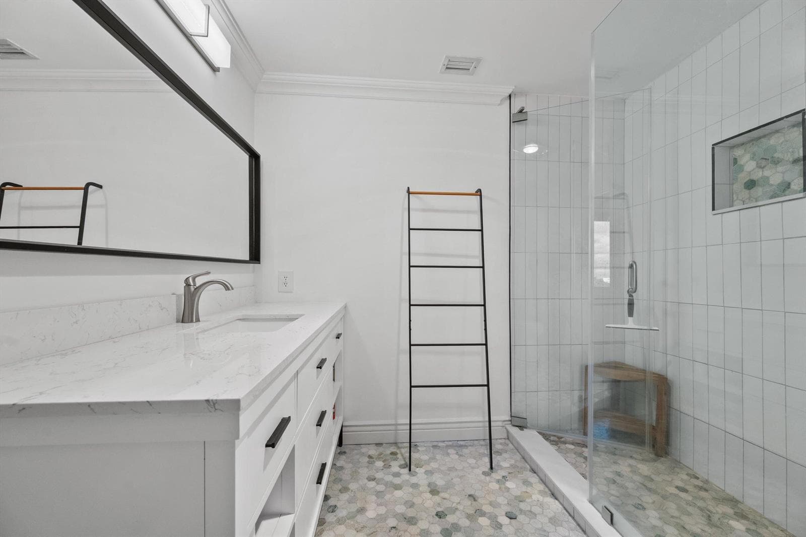 86 Macfarlane Drive 7e photo 14