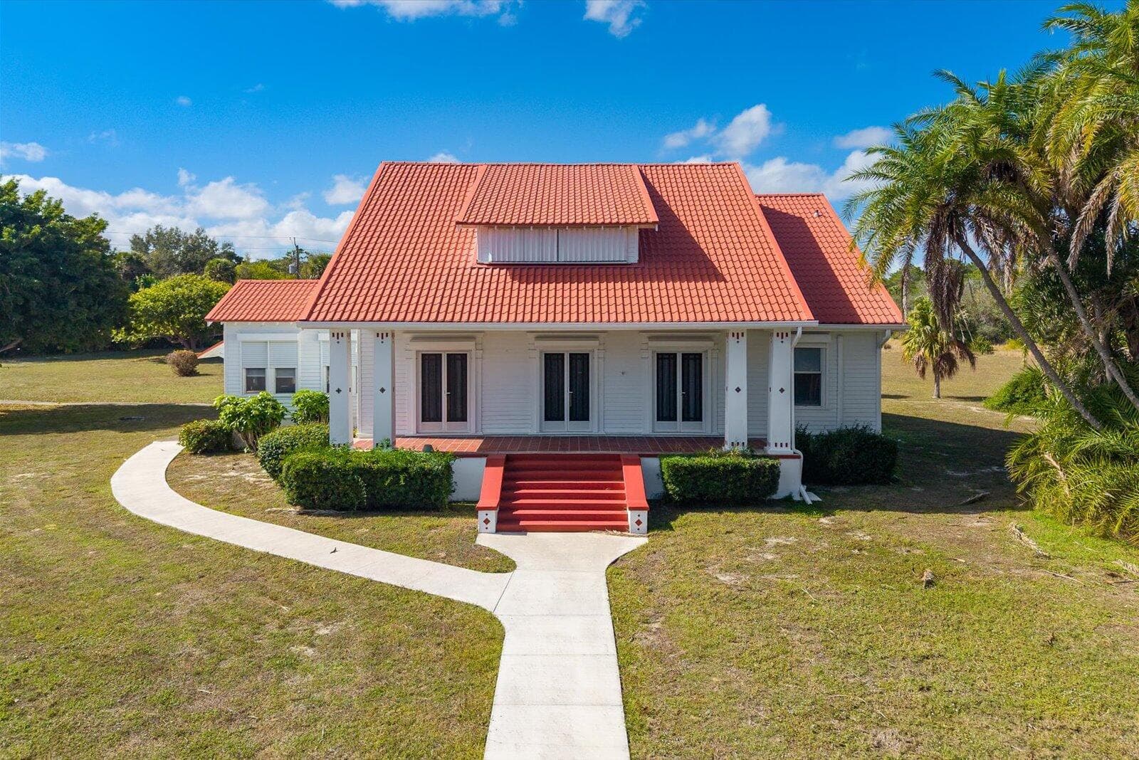 7901 S Indian River Drive photo 1