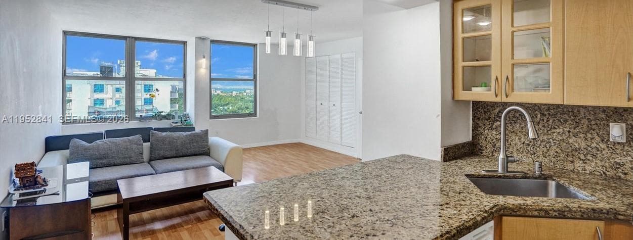2899 Collins Ave 1502 photo 10
