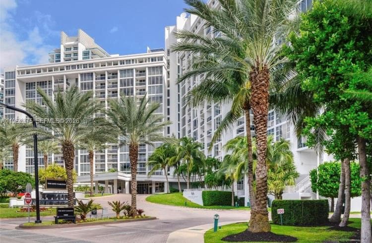 10275 Collins Ave 208 photo 16