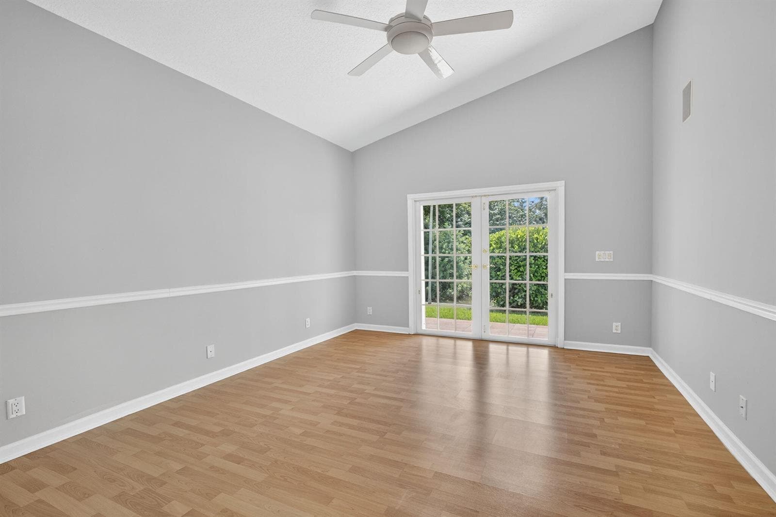 1052 W Shore Drive photo 23