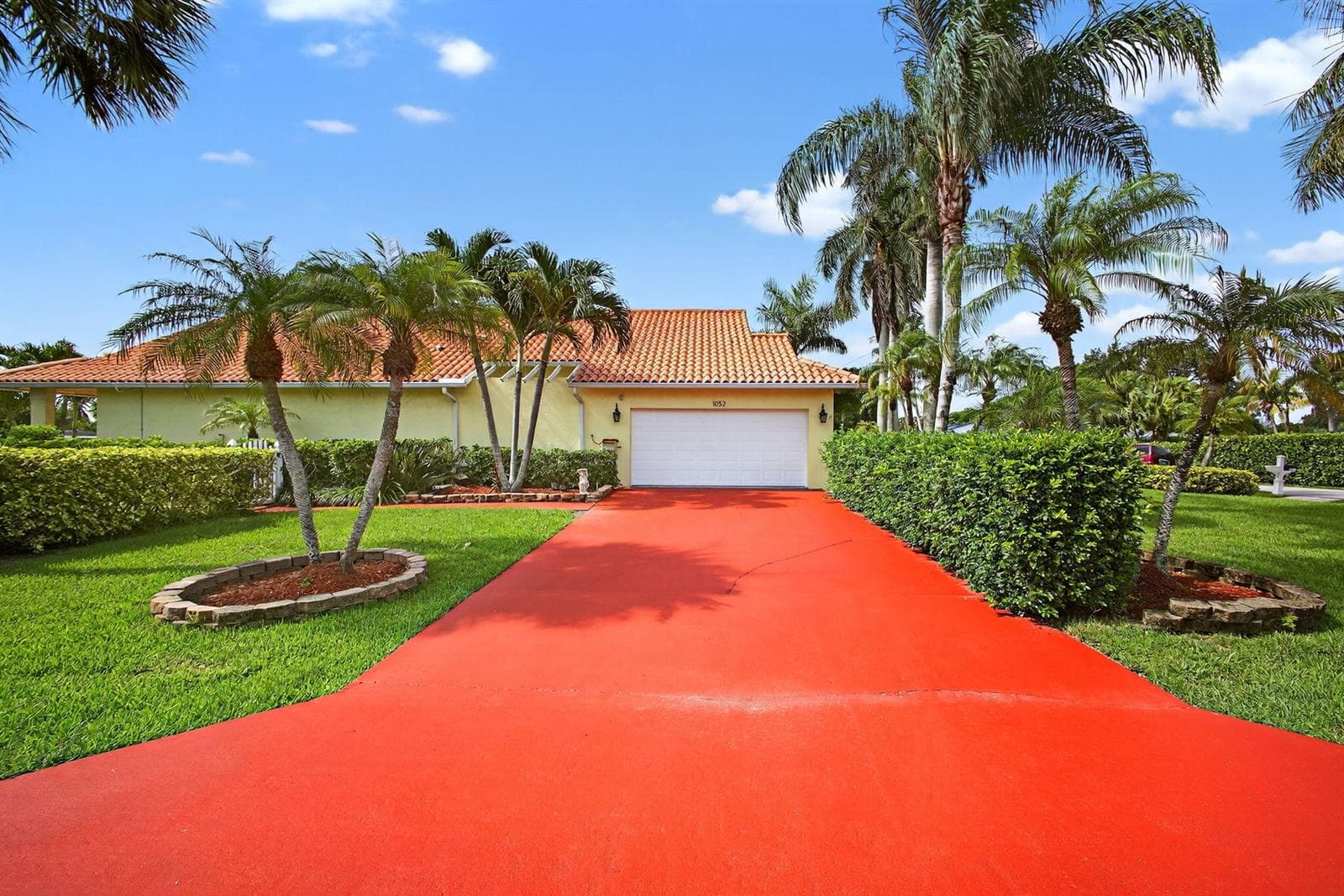 1052 W Shore Drive photo 5