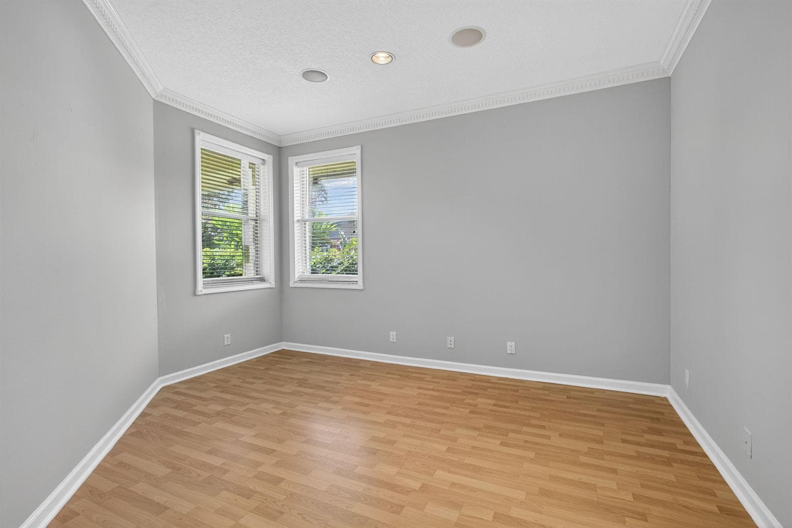 1052 W Shore Drive photo 9