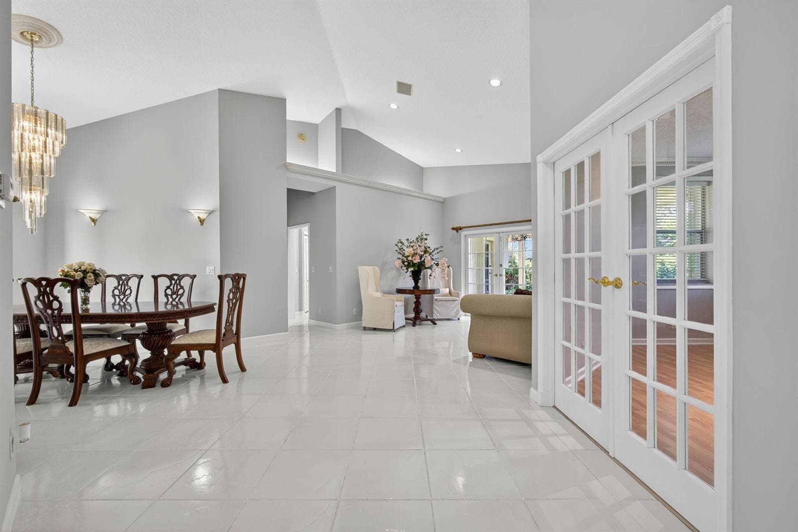 1052 W Shore Drive photo 11