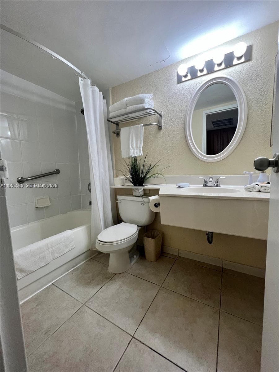 19201 Collins Ave 242 photo 17